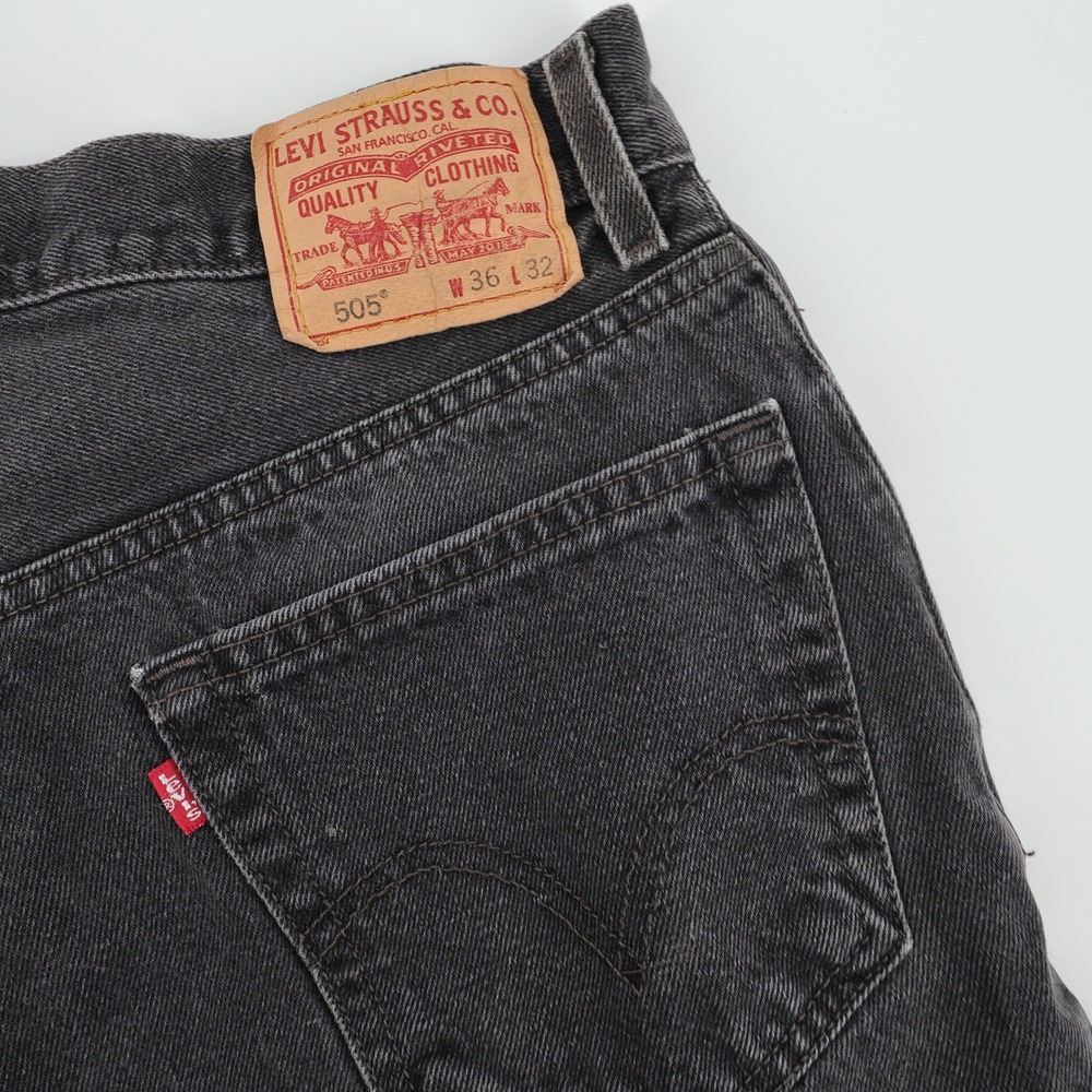 Levi Strauss‎ 505 Jeans Black Denim Regular Fit Mens Fits 32x29 (labeled 36x32)